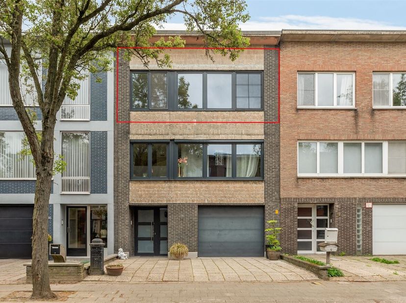 Prachtig gerenoveerd appartement met 2 slaapkamers en terras!&lt;br /&gt;
Ligging: Dit lichtrijk appartement is centraal en gunstig gelegen in een residenti
