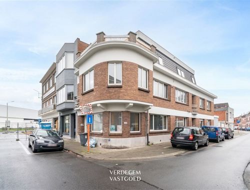                                         Appartementsgebouw te koop in Zelzate, € 595.000
