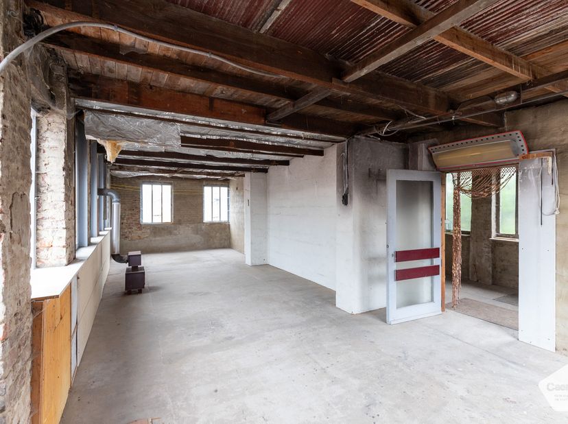 U kunt een BOD uitbrengen op deze woning, rekening houdend met de AANVANGSPRIJS van € 240.000,00 , elk hoger BOD wordt voorgelegd aan de eigenaars die