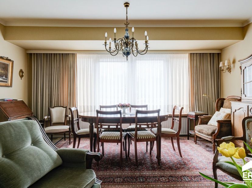 Dit instapklaar appartement met een leuke indeling heeft een bewoonbare oppervlakte van 108 m² en gelegen aan de Grote Baan in Kuringen, een toplocati