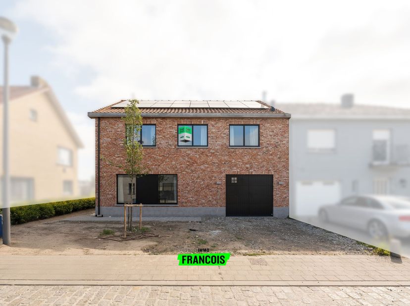 Bent u op zoek naar een instapklare woning in een rustige dorpskern?&lt;br /&gt;
Dan is deze totaal gerenoveerde woning (2023  heden) zeker iets voor u! Met