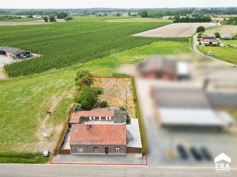 Te renoveren woning met bew. opp. van 192 m² op ruim perceel van 17 are in Nieuwerkerken.Voor meer informatie ga naar https://www.era.be/nl/te-koop/ni