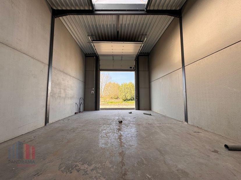 Nieuwbouw KMO-unit met een oppervlakte van +/- 138 m² te koop, de unit maakt deel uit van de gloednieuwe KMO-site &quot;CLARYSSE BUSINESS PARK&quot; en is uitst