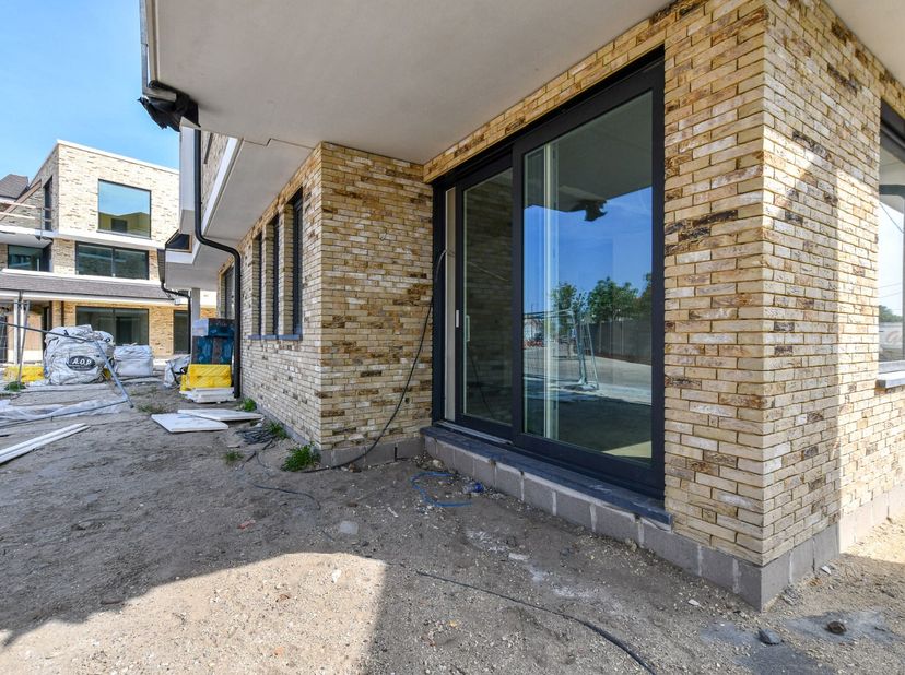 Dit prachtig nieuwbouwproject is gelegen op de hoek van de Mispelburgstraat  Heidelaan, Vosseslag, deelgemeente van De Haan, tevens met de nodige aand