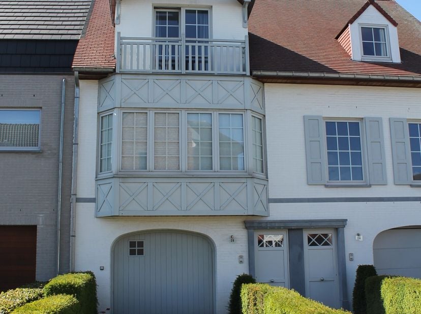Appartement in een rustige buurt nabij het centrum van Putte. App. met ruime leefruimte, eetkamer en keuken. Dit appartement heeft 2 slaapkamers, een