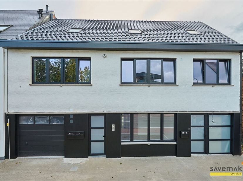 Duplex avec 6 ( !) chambres à coucher dans le centre de Balen !&lt;br /&gt;
Idéal pour les familles nombreuses et/ou composées :-)&lt;br /&gt;
* Entièrement rénov