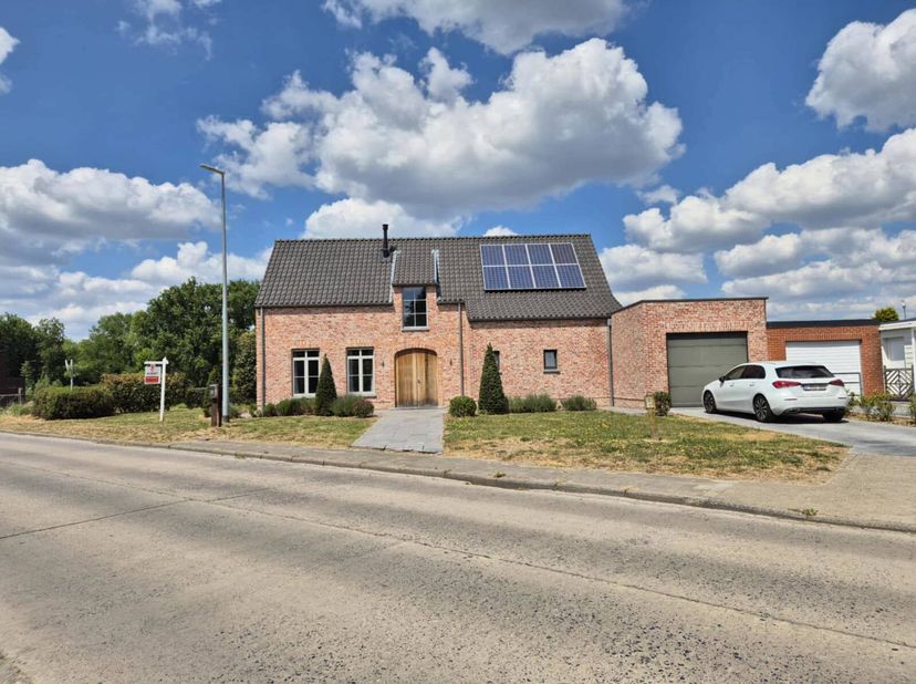 Maison à louer
                    à 9340 Smetlede