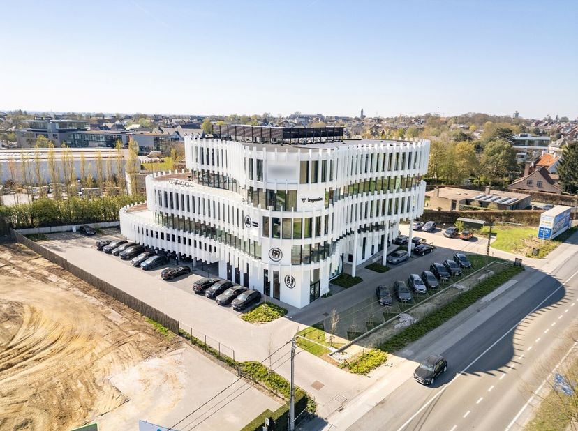 Bien professionnel à vendre
                    à 8700 Tielt
