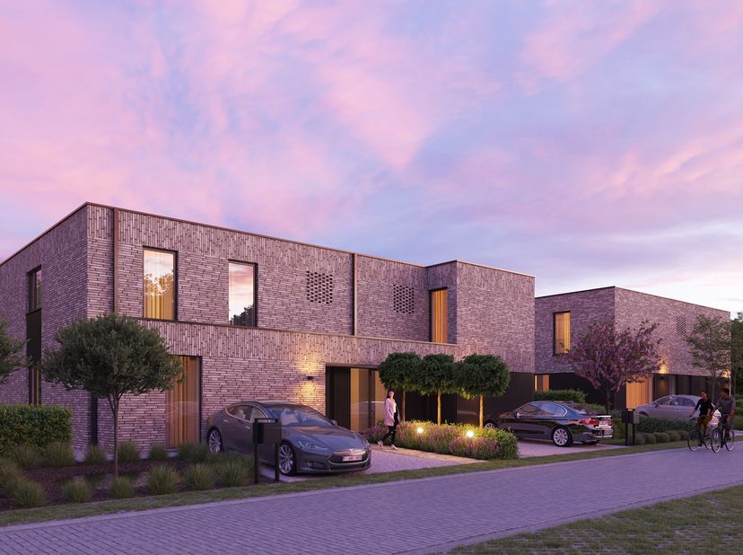 Deze nieuwbouw driegevelwoning biedt een praktische indeling, veel natuurlijke lichtinval en een gunstige ligging. Met een bewoonbare oppervlakte van