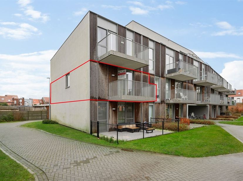 Het energiezuinig appartement is ideaal gelegen in een rustige, toch centrale wijk van Sint-Niklaas, met vlotte toegang tot het stadscentrum en de bel