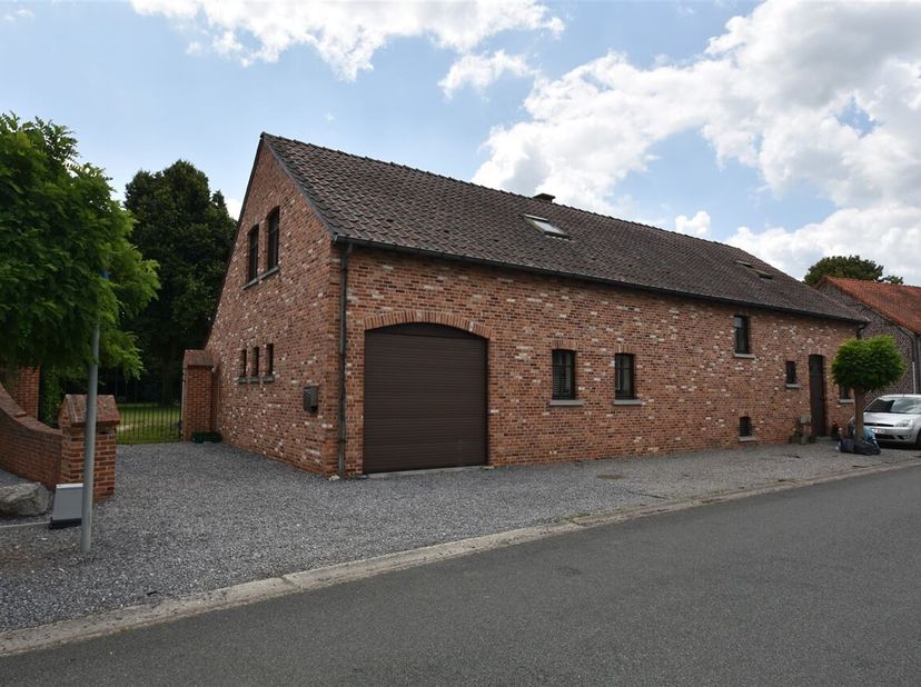 NIEUW BIJ ANIMO VASTGOED!!!&lt;br /&gt;
Authentieke Langgevelhoeve met 5 slaapkamers op ruim perceel te Kermt-Hasselt. &lt;br /&gt;
Ontdek deze karaktervolle hoev
