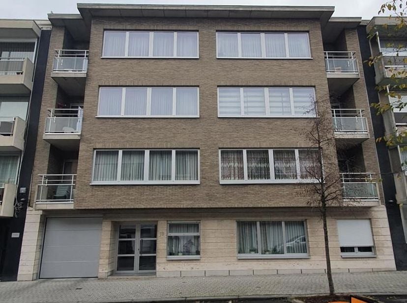 !Een bezoek kan enkel worden aangevraagd via onze website: www.hetwoonburo.be (klik bij het pand op &quot;maak een afspraak&quot;)!&lt;br /&gt;
Dolfijnenstraat 19 bus