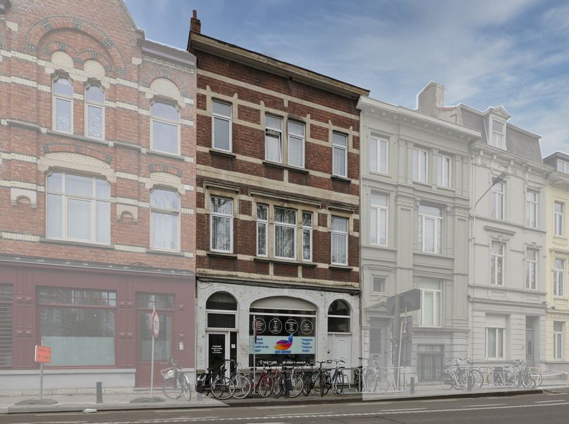 Op zoek naar een karaktervol pand met tal van mogelijkheden? Deze statige woning, gelegen vlakbij het bruisende hart van Gent, combineert werken en wo