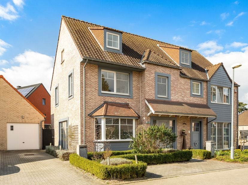 Maison à vendre
                    à 2400 Mol