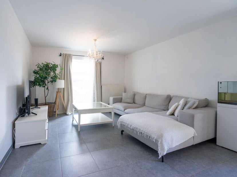 ERA B-LUX vous propose ce superbe appartement situé à Longchamps, à 10 minutes de Bastogne. Parfait pour une première acquisition ou un investissement