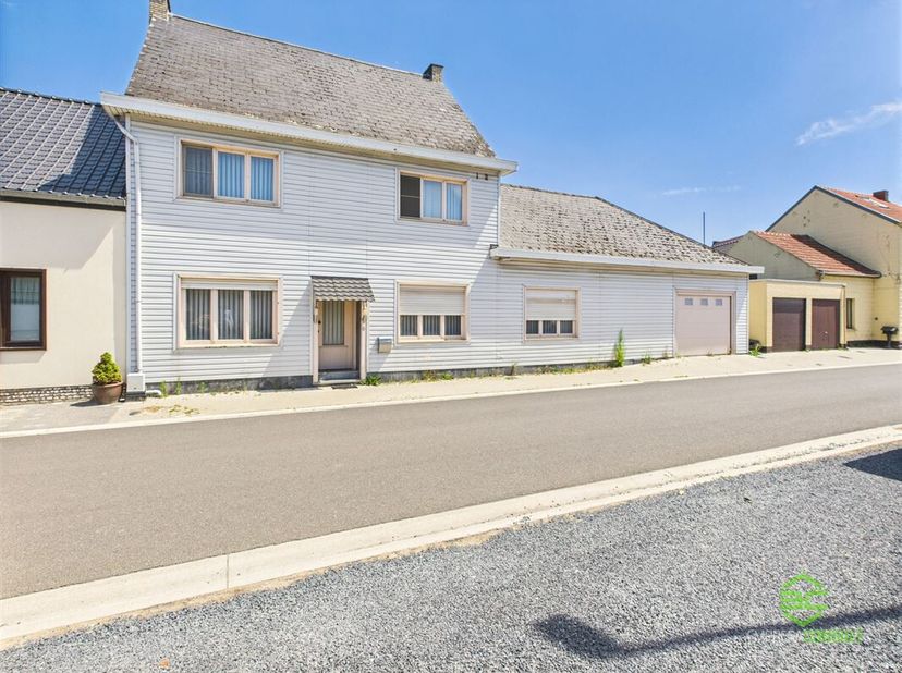 + Als u op onze eigen website (www.empresaconsult.be) naar deze woning doorklikt, vindt ualle info! +&lt;br /&gt;
In het centrum van Kozen, tussen Alken en