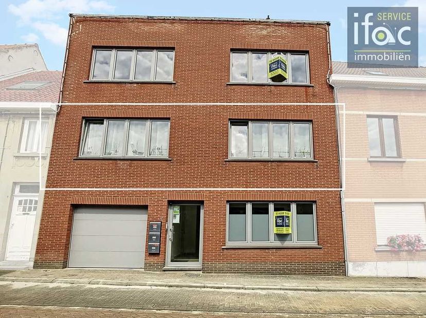 Prachtig gerenoveerd appartement, strategisch gelegen in het bruisende centrum van Tervuren met groot terras, veranda en een garage.&lt;br /&gt;
&lt;br /&gt;
Eers