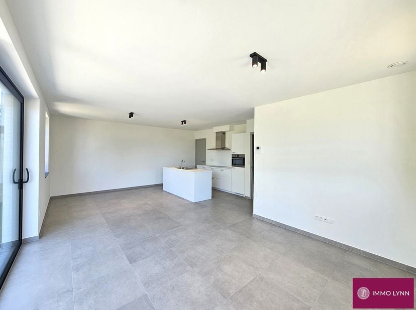 Nieuwbouwproject in centrum Kampenhout  appartement met 2 slaapkamers en terras.&lt;br /&gt;
Indeling verdieping 1: inkomhal, apart toilet, woonkamer met op