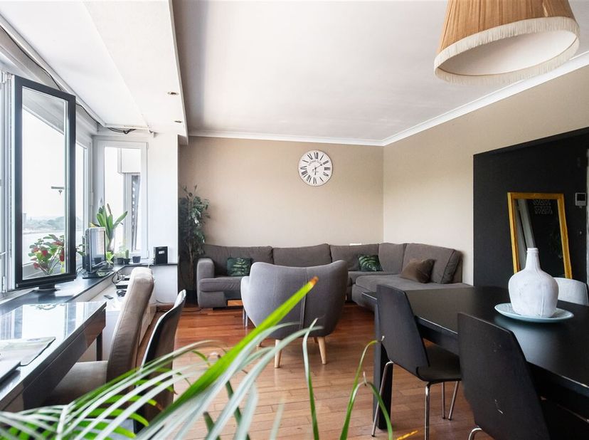 APPARTEMENT VUE SUR MEUSE DE 94M² (superficie bâtie) - 2 CHAMBRES - SITUATION IDÉALE&lt;br /&gt;
L&#039;Immobilière Bertholomé vous présente un appartement situé