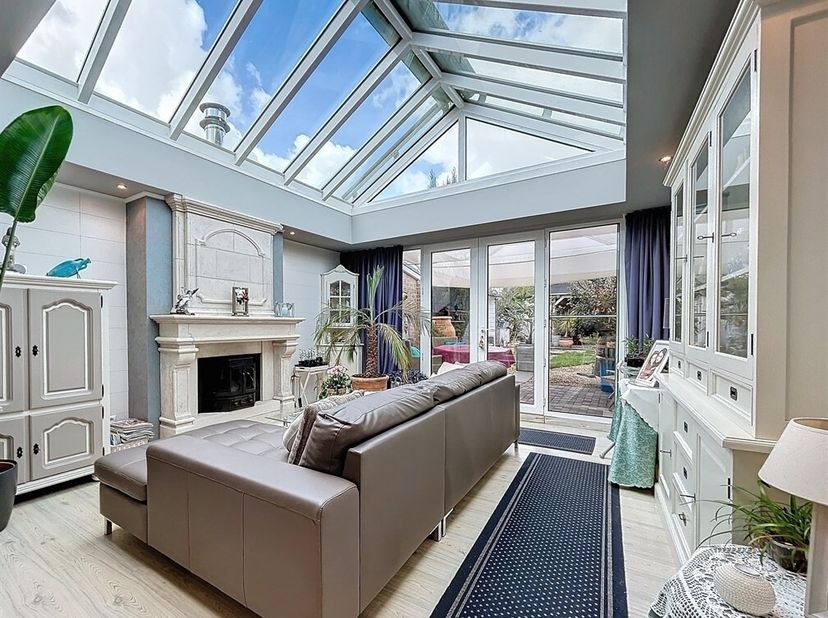 Instapklare woning met 236m² bewoonbare oppervlakte en garage op perceel van 217m² &lt;br /&gt;
De mogelijkheid tot gelijkvloers wonen/duowoonst/zelfstandig