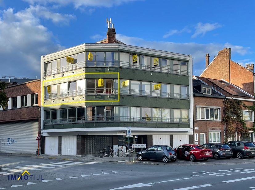 Dit appartement is gelegen vlak bij de Grote Markt, winkelstraten, het administratief centrum en het station van Aalst.&lt;br /&gt;
 Het appartement bevindt