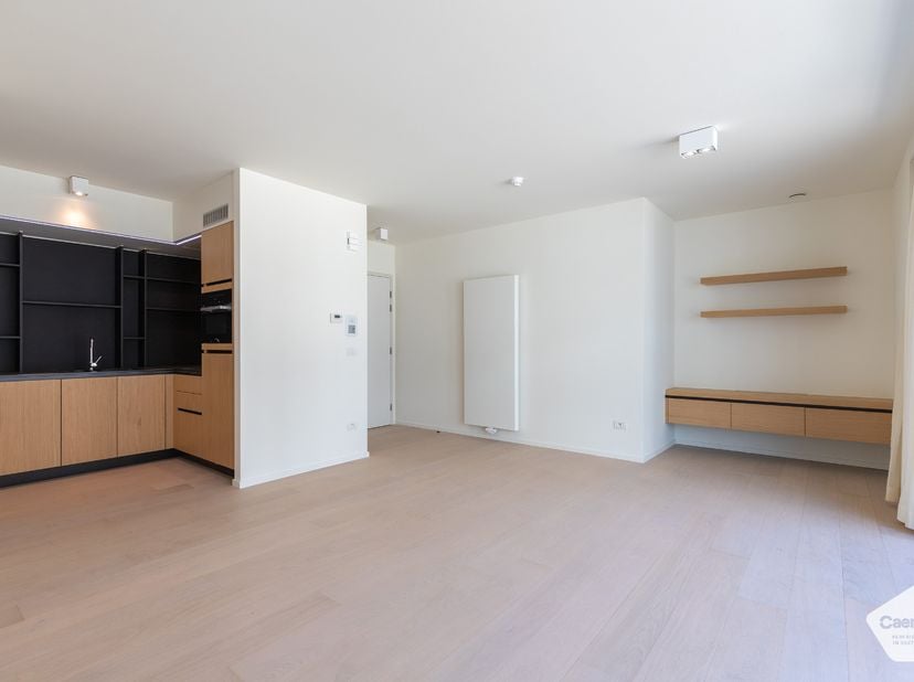 Deze assistentieflat is gelegen op een unieke plaats in Oostduinkerke-Bad, dicht bij winkels, terrasjes en de Zeedijk.&lt;br /&gt;
Wenst u deze flat te verh