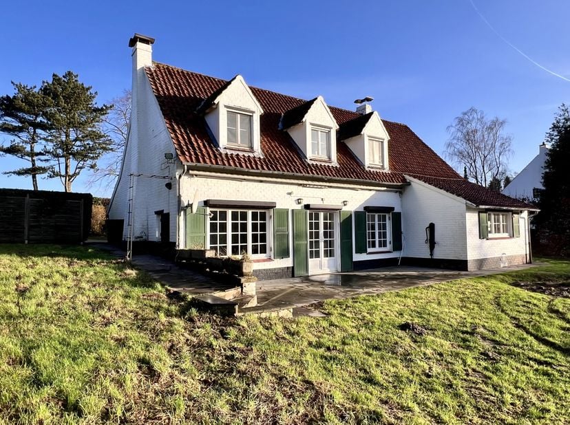 DEMANDE DE VISITE UNIQUEMENT VIA LE LIEN : https://hendrix.whoose.be/6881602L&#039;immobilière Hendrix vous propose cette charmante maison de style fermett