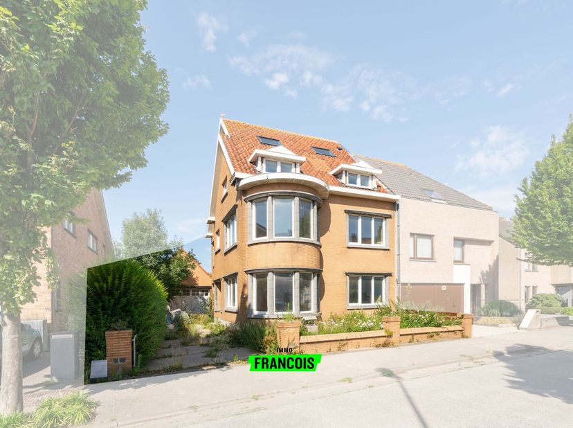 Op zoek naar een woning met karakter, ruimte én groeipotentieel? Welkom in de Paul Michielslaan 80, een goed gelegen renovatieproject in één van de me