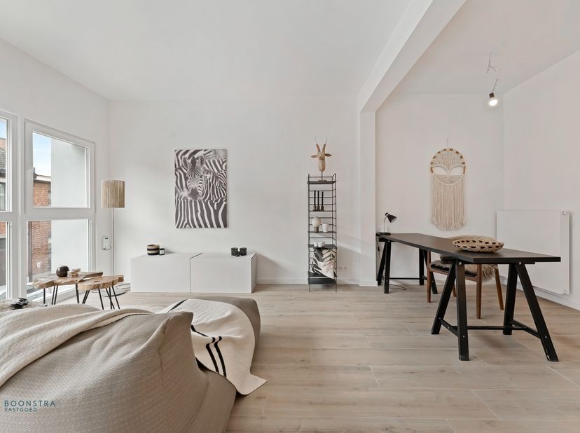 Op een uitstekende locatie te Willebroek bevindt zich dit appartement met 2 slaapkamers, terras en garage. U bevindt zich hier op een centrale locatie