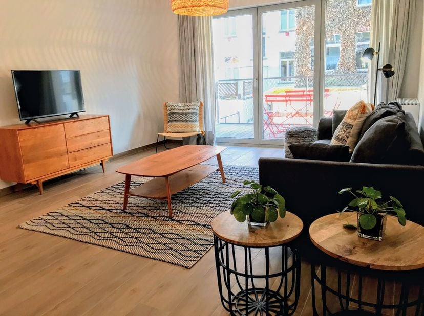 Josaphatpark / Louis Bertrand. Mooi licht appartement in een beveiligde privé-behuizing. 2 slaapkamers, woonkamer, volledig uitgeruste keuken, 1 badka