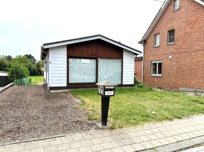 Op zoek naar rust? Ontdek deze lichtrijke bungalow in het groene en rustige Anzegem.&lt;br /&gt;
&lt;br /&gt;
Deze bungalow met open bebouwing ligt op een mooi pe