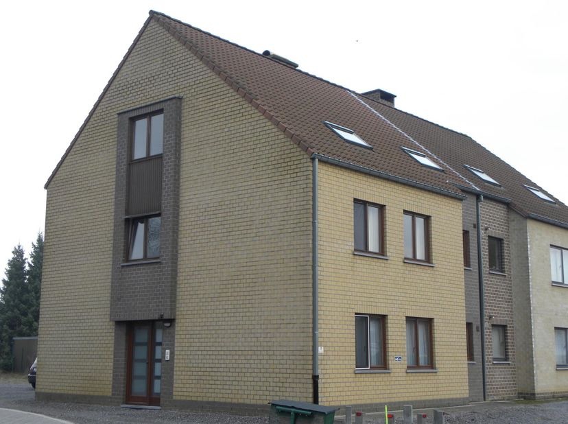 Mooi gemeubeld dakappartement met 1 slaapkamer van iets meer dan 60m² te Heusden-Zolder, voorheen zolder. &lt;br /&gt;
Het appartement is het bovenste van e