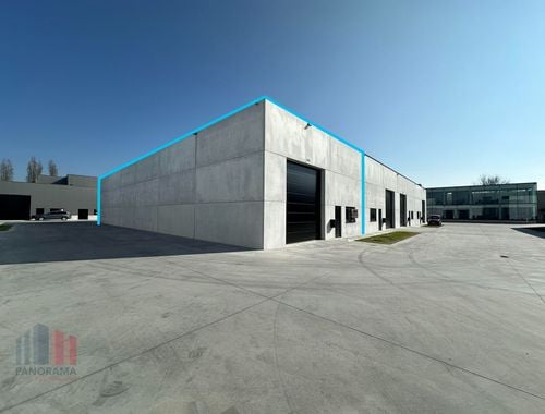                                         Bedrijfsgebouw te huur in Waregem, € 1.900
