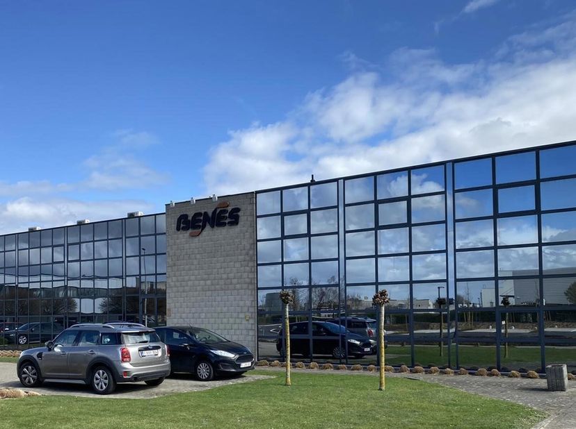 7 kantoorruimtes te huur op toplocatie!&lt;br /&gt;
Op zoek naar een inspirerende werkplek op een ideale locatie? Dit moderne kantoorgebouw biedt 7 beschikb