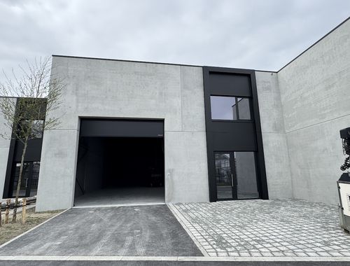                                         Entrepôt sans bureau à louer à Oudenburg, € 1.070
