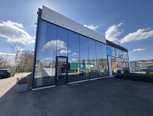                                         Bâtiment commercial à louer à Geel, € 4.734
