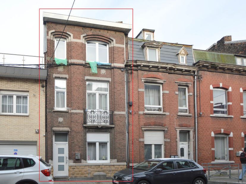 BRESSOUX Vente de la nue propriété uniquement. Usufruit réservé. Prix 95000euro maison de 5 chambres cour petit atelier bureau DV PVC chaudière Gaz PE