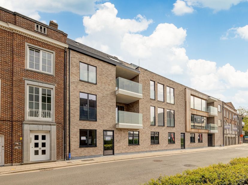 Prachtige energiezuinig en ecologisch nieuwbouwappartement met privatieve tuin op zeer aangename ligging in Temse. Het appartement is uitermate rustig