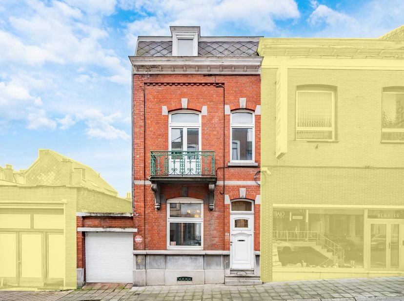 A saisir sans plus tarder ! Actif Invest vous présente cette sympathique maison 3 façades avec garage, composé de 4 chambres située dans un quartier d
