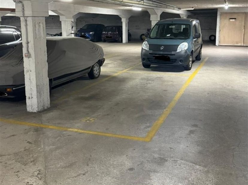 Garage à vendre
                    à 2800 Mechelen