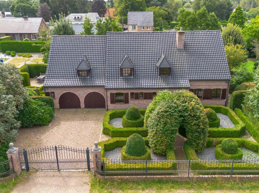 Maison à vendre
                    à 2400 Mol