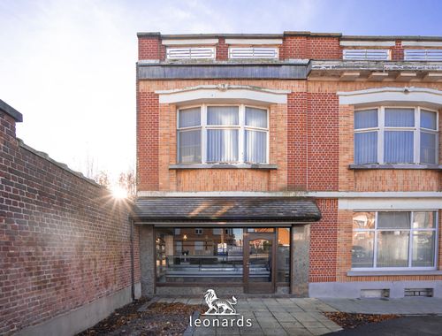                                         Handelszaak te huur in Deerlijk, € 750
