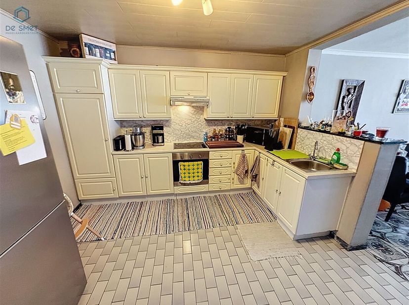 Prachtig Appartement op de eerste verdieping gelegen op Toplocatie in Geraardsbergen!&lt;br /&gt;
Op zoek naar een comfortabel, instapklaar appartement op e