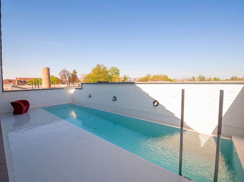 L&#039;exception dans l&#039;exception peut exister ... cette réalisation en est la preuve !! &lt;br /&gt;
Développant une superficie habitable de 500 m2 avec plus de