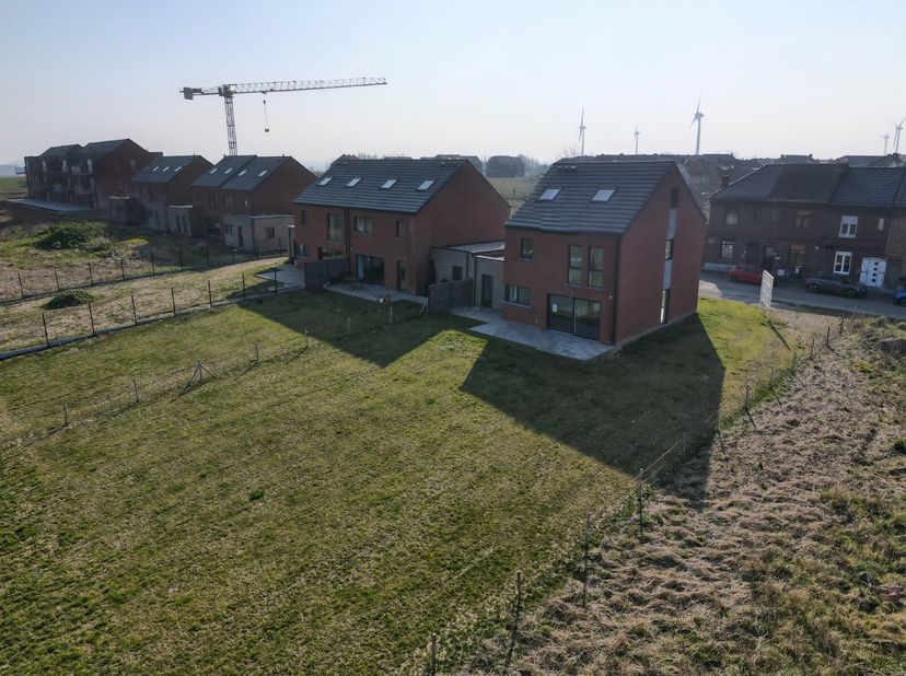 Vous disposez d&#039;un large choix parmi un ensemble de maisons 2 et 3 façades au cahier des charges complet. Le clé-sur-porte reste adaptable au niveau d