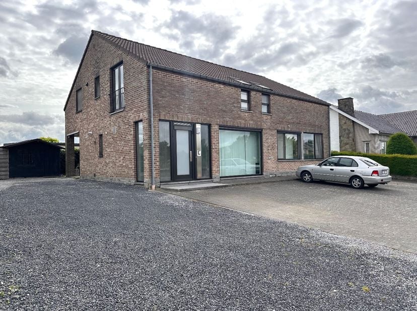 Appartement à louer
                    à 3700 Mal
