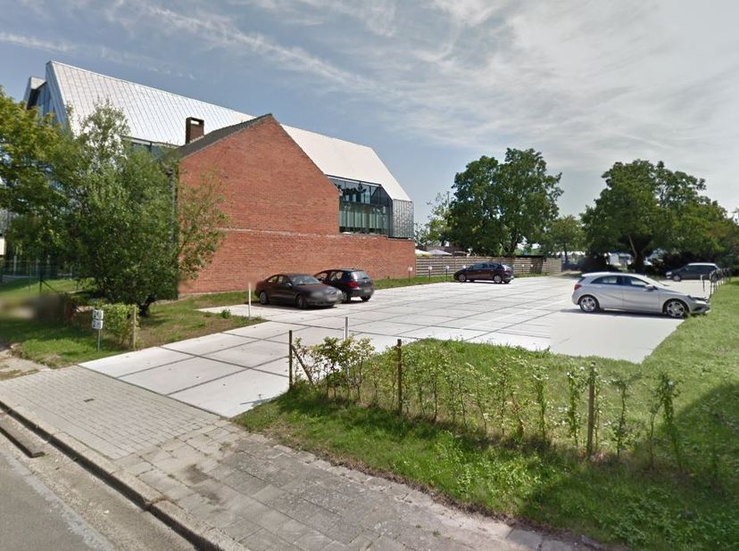 Garage à louer
                    à 3500 Hasselt