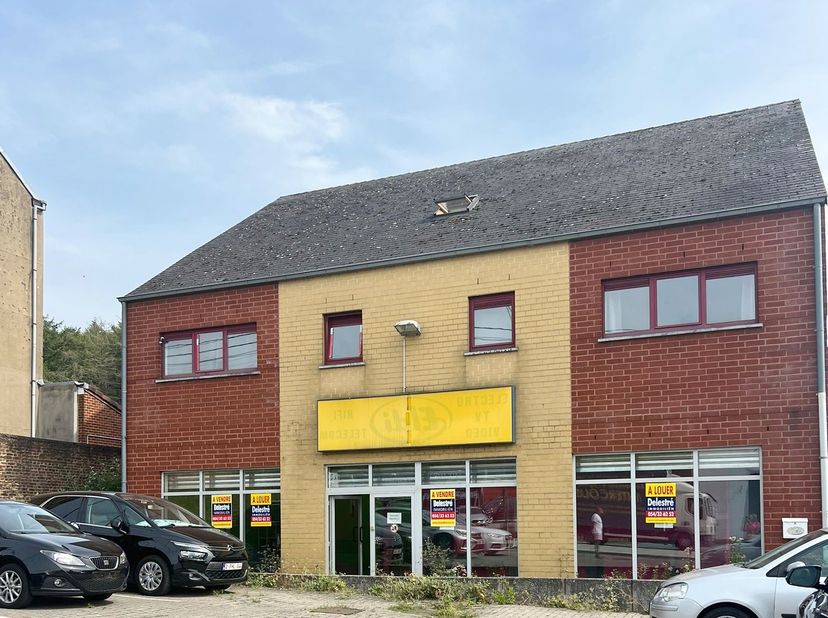 Opbrengsteigendom te koop met een winkeloppervlakte van ca. 307 m² en een terreinoppervlakte van ca. 1.004 m². &lt;br /&gt;
Dit pand is verhuurd aan de ‘Rec