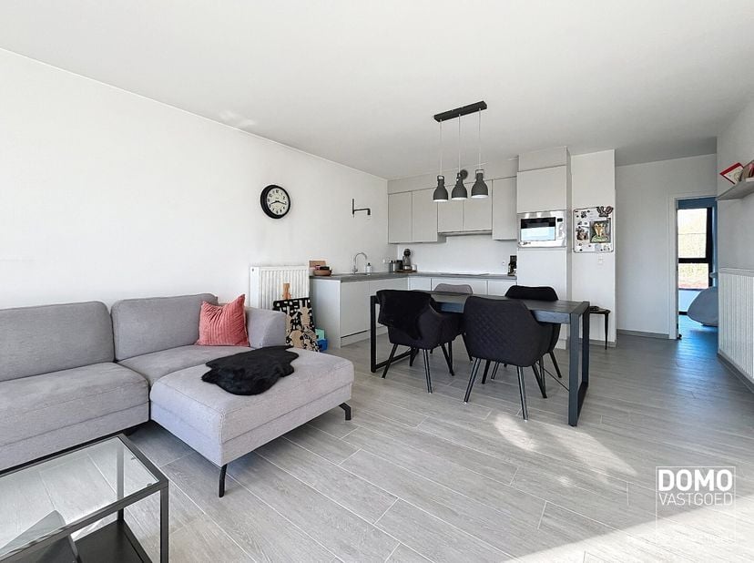 Op zoek naar een modern, instapklaar appartement? Dan is dit appartement in centrum Boekt volledig wat je zoekt!&lt;br /&gt;
Gelegen nabij alle voorzieninge