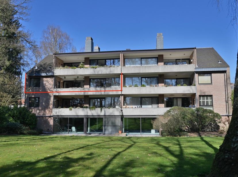 Riant villa-appartement (203 m²), gelegen op de 1ste verdieping in luxueuze residentie &quot;De Hove&quot;, top gelegen in de fraaie Paalsteenlaan in vermaarde